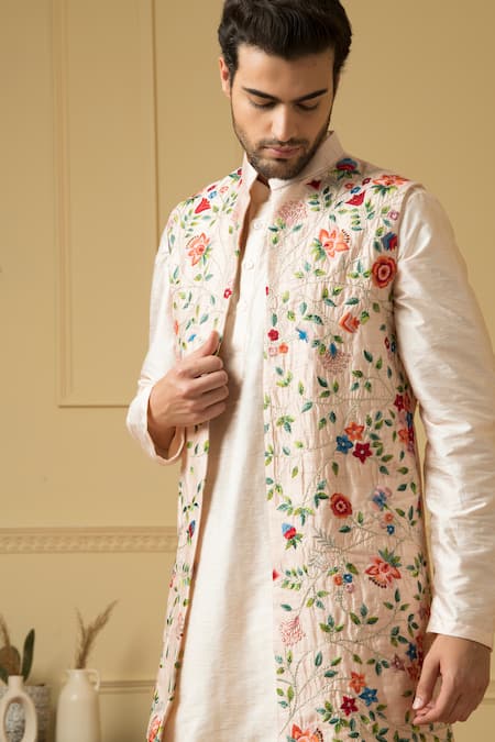 Hilo Design Off White Silk Embroidery Floral Thread Bundi Kurta Set at Aza Fashions Hilo Design_Off White Silk Embroidery Floral Thread Bundi Kurta Set_at_Aza_Fashions