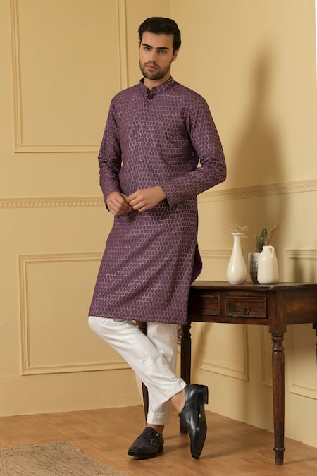 Hilo Design Honeycomb Embroidered Pattern Kurta With Pant 