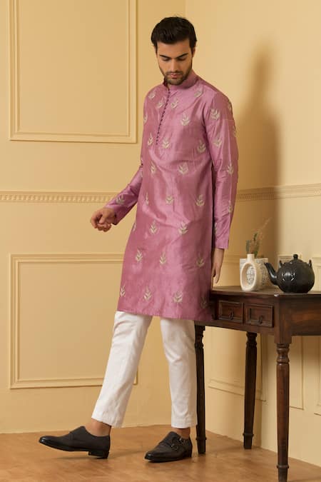 Buy Hilo Design Pink Silk Embroidery Encanto Zari Kurta Online at Aza Fashions Buy_Hilo Design_Pink Silk Embroidery Encanto Zari Kurta _Online_at_Aza_Fashions