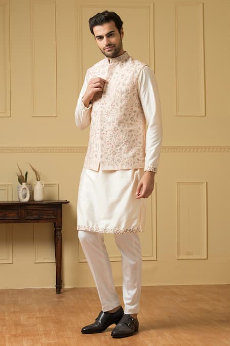 Hilo Design Fiori Embroidered Bundi Kurta Set 