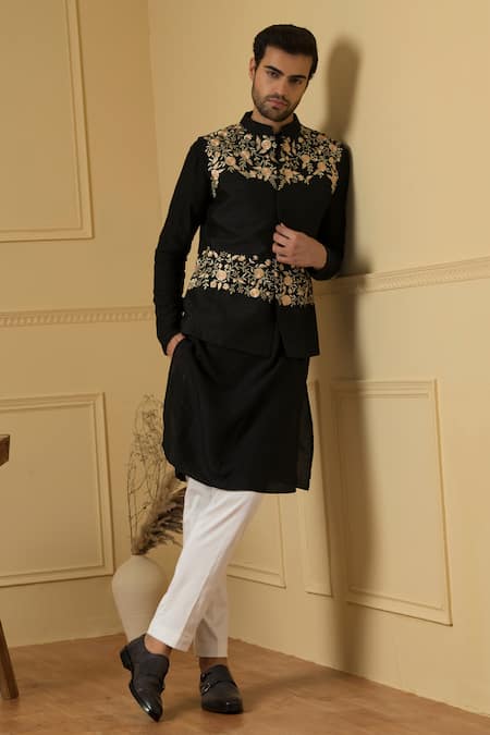Hilo Design Black Hand Embroidered Bundi Set 