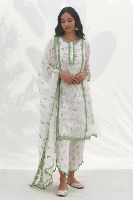 Mulmul Green Pure Mulmul Terra Floral Embroidered Kurta Pant Set