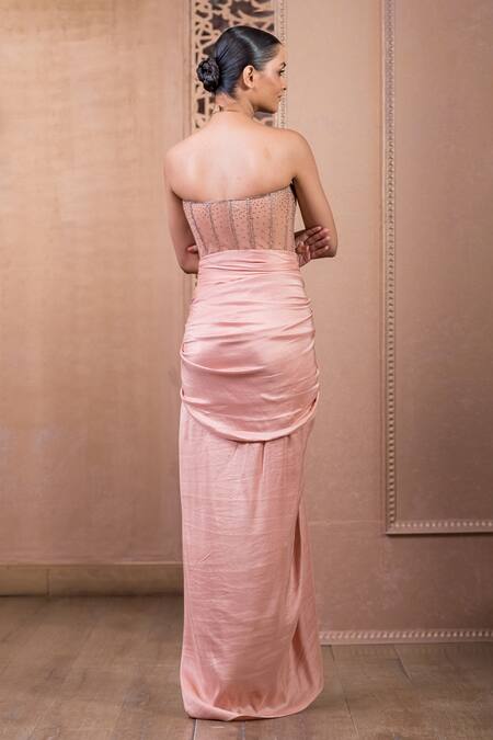 Shop Tarun Tahiliani Pink Crepe Crystals, Embroidery Sweetheart Neck Hand Corset With Skirt at Aza Fashions Shop_Tarun Tahiliani_Pink Crepe Crystals, Embroidery Sweetheart Neck Hand Corset With Skirt_at_Aza_Fashions