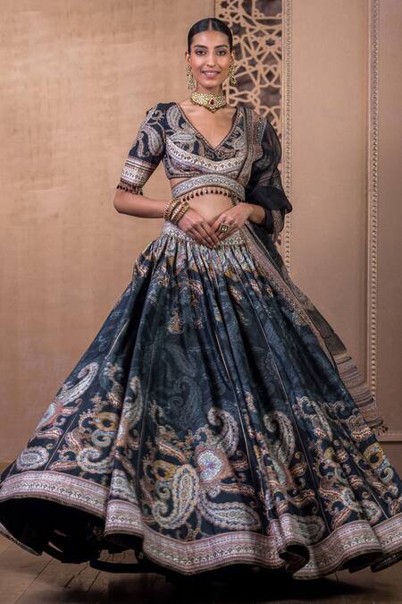Buy_Tarun Tahiliani_Black Silk, Cotton Embroidery V-neck Paisley Print Kalidar Lehenga Set_Online_at_Aza_Fashions