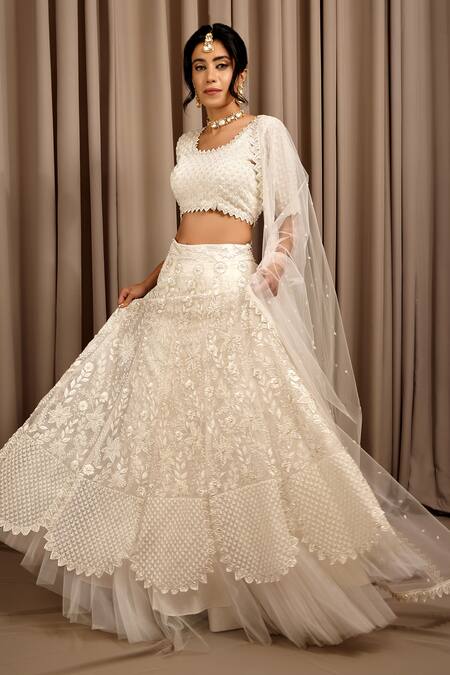 Shloka Sudhakar Off White Organza Hand Embroidery Crystal Scoop Neck Floral Bridal Lehenga Set Online at Aza Fashions Shloka Sudhakar_Off White Organza Hand Embroidery Crystal Scoop Neck Floral Bridal Lehenga Set _Online_at_Aza_Fashions