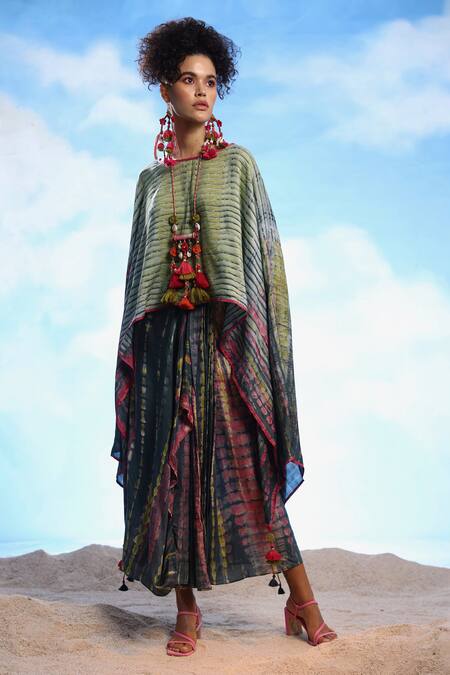 Shop_CAPISVIRLEO_Green Cotton, Silk Tassels Shikoba Tie Dye Cape And Skirt Set _Online_at_Aza_Fashions
