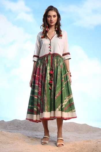 CAPISVIRLEO_Green Cotton V-neck Bebinn Tie-dye Print Tunic And Short Pant Set _Online_at_Aza_Fashions
