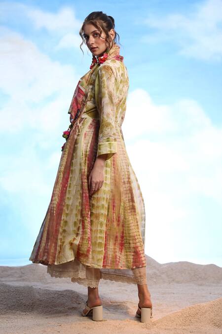 Buy_CAPISVIRLEO_Ivory Handloom Cotton V-neck Ilona Tie-dye Print Angrakha Tunic Set _Online_at_Aza_Fashions