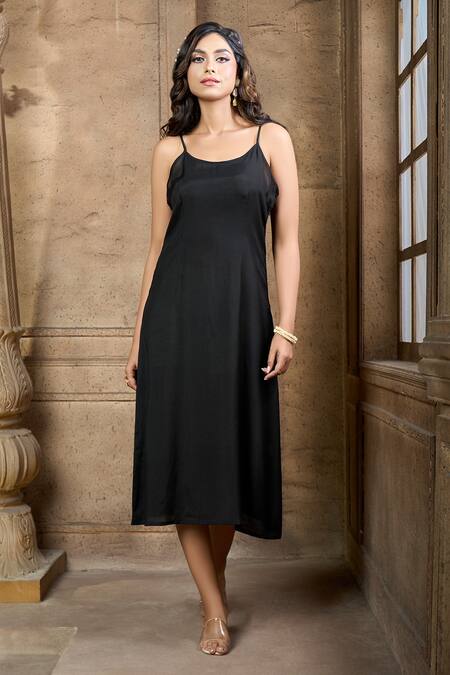 Aariyana Couture Black Cotton, Silk, Taffeta Tassels V-neck Geometric Embroidered Yoke Kaftan at Aza Fashions Aariyana Couture_Black Cotton, Silk, Taffeta Tassels V-neck Geometric Embroidered Yoke Kaftan_at_Aza_Fashions