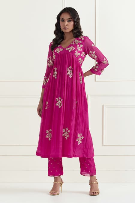 Ikshita Choudhary Magenta Chanderi Embroidery Sequin V Neck Floral Anarkali With Pant 