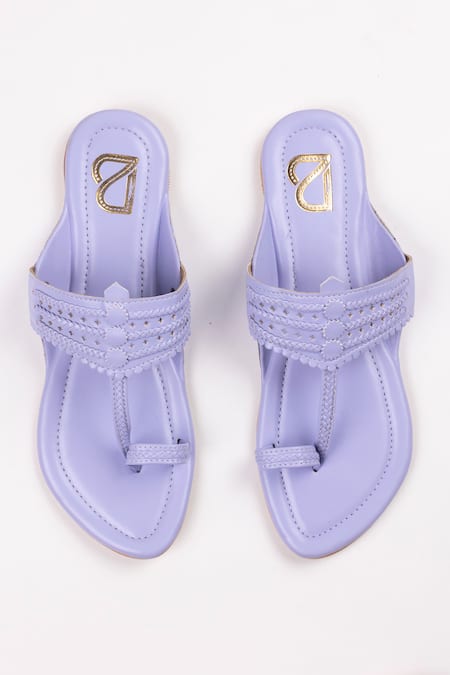 Label Deepti Bajaj Solid Braided Pattern Kolhapuris 