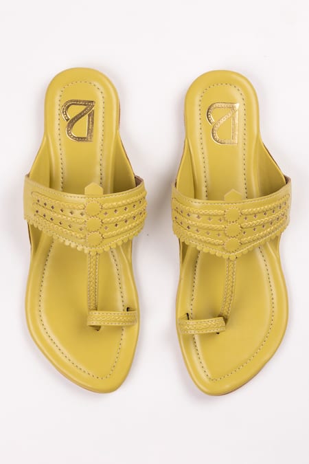 Label Deepti Bajaj Braided Pattern Strap Kolhapuris 