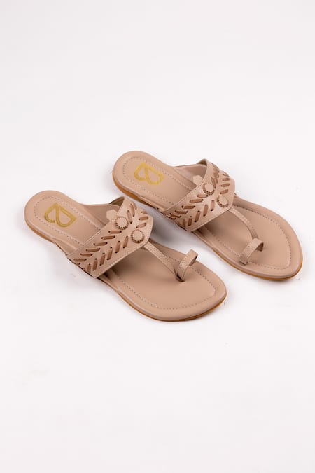 Label Deepti Bajaj Beige Lacing Pattern Natural Tan Solid Kolhapuris Online at Aza Fashions Label Deepti Bajaj_Beige Lacing Pattern Natural Tan Solid Kolhapuris _Online_at_Aza_Fashions