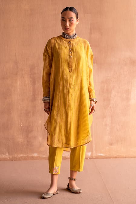 Swatti Kapoor_Yellow Chanderi Sequins, Embroidery Round Neck Aditya Hand Block Print Kurta _Online_at_Aza_Fashions