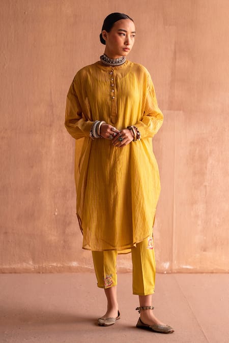 Buy_Swatti Kapoor_Yellow Chanderi Sequins, Embroidery Round Neck Aditya Hand Block Print Kurta _Online_at_Aza_Fashions