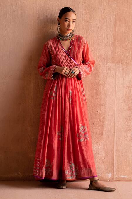 Swatti Kapoor Coral 40gm Chanderi Printed And Hand Embroidered Apurva Block Online at Aza Fashions Swatti Kapoor_Coral 40gm Chanderi Printed And Hand Embroidered Apurva Block _Online_at_Aza_Fashions