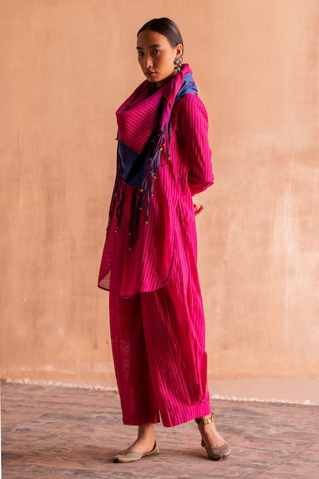 Swatti Kapoor_Pink Handloom Cotton Gokul Handwoven Pleated Pant _Online_at_Aza_Fashions