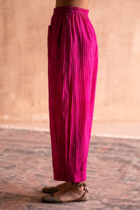 Swatti Kapoor_Pink Handloom Cotton Gokul Handwoven Pleated Pant _at_Aza_Fashions