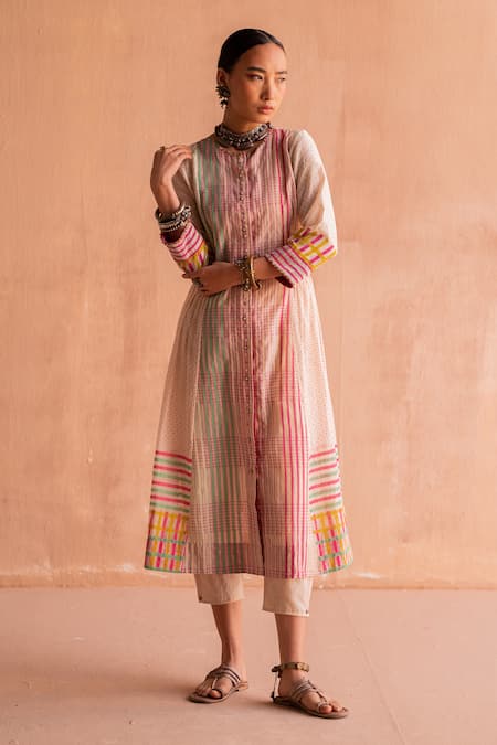 Swatti Kapoor White Chanderi Beads, Sequins Round Neck Kesavi Hand Block Print Kurta Online at Aza Fashions Swatti Kapoor_White Chanderi Beads, Sequins Round Neck Kesavi Hand Block Print Kurta _Online_at_Aza_Fashions