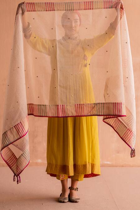 Swatti Kapoor White Chanderi, Silk Organza Tassels Madan Handwoven Embroidered Dupatta Online at Aza Fashions Swatti Kapoor_White Chanderi, Silk Organza Tassels Madan Handwoven Embroidered Dupatta _Online_at_Aza_Fashions