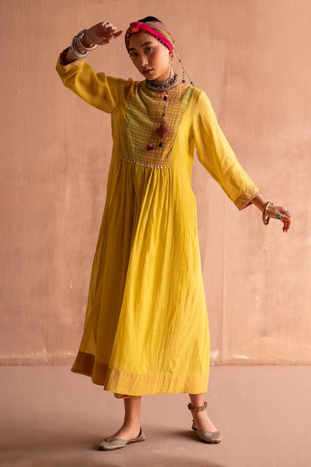 Swatti Kapoor Yellow 40gm Chanderi Printed And Hand Embroidered Nitya Yoke Tunic