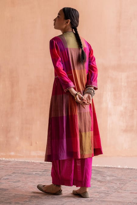 Shop Swatti Kapoor Pink Handloom Cotton, Silk Beads Round Neck Rohini Checkered Handwoven Kurta at Aza Fashions Shop_Swatti Kapoor_Pink Handloom Cotton, Silk Beads Round Neck Rohini Checkered Handwoven Kurta _at_Aza_Fashions