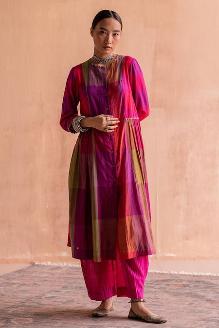 Buy Swatti Kapoor Pink Handloom Cotton, Silk Beads Round Neck Rohini Checkered Handwoven Kurta Online at Aza Fashions Buy_Swatti Kapoor_Pink Handloom Cotton, Silk Beads Round Neck Rohini Checkered Handwoven Kurta _Online_at_Aza_Fashions