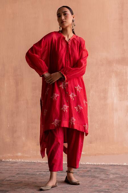 Shop Swatti Kapoor Red Chanderi Beads Bandeau Neck Floral Embroidered Kurta With Slip Online at Aza Fashions Shop_Swatti Kapoor_Red Chanderi Beads Bandeau Neck Floral Embroidered Kurta With Slip _Online_at_Aza_Fashions