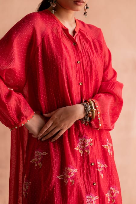 Swatti Kapoor Red Chanderi Beads Bandeau Neck Floral Embroidered Kurta With Slip at Aza Fashions Swatti Kapoor_Red Chanderi Beads Bandeau Neck Floral Embroidered Kurta With Slip _at_Aza_Fashions