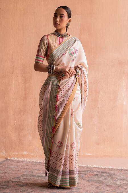 Swatti Kapoor_White 40gm Chanderi Hand Block Printed Floral Yamuna Saree  _Online_at_Aza_Fashions