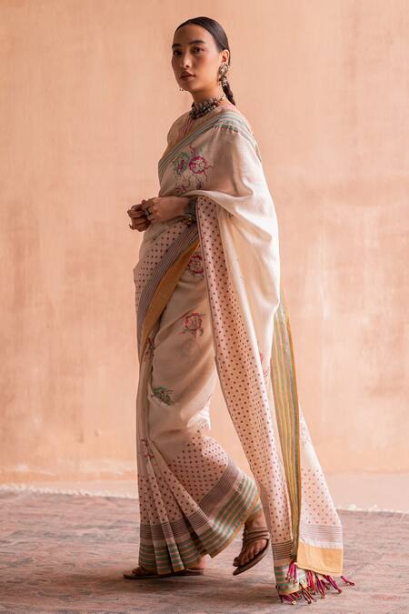 Shop_Swatti Kapoor_White 40gm Chanderi Hand Block Printed Floral Yamuna Saree  _Online_at_Aza_Fashions