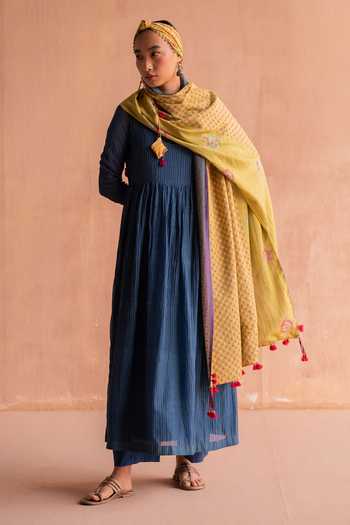 Buy Swatti Kapoor Blue Polka Dots Saumya Chanderi Hand Block Printed Stole Online at Aza Fashions Buy_Swatti Kapoor_Blue Polka Dots Saumya Chanderi Hand Block Printed Stole _Online_at_Aza_Fashions