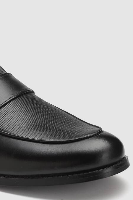 Buy Hats Off Accessories Black Leather Textured Pattern Shoes Online at Aza Fashions Buy_Hats Off Accessories_Black Leather Textured Pattern Shoes_Online_at_Aza_Fashions