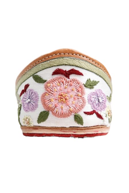 Kala_Beige Ehsaas Floral Thread Embroidered Juttis _Online_at_Aza_Fashions