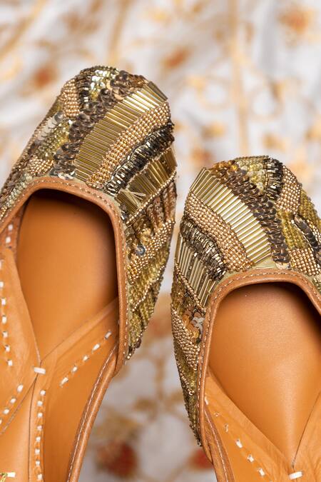 Kala_Gold Fearless Spark Embroidered Juttis _Online_at_Aza_Fashions
