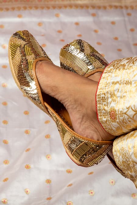 Shop_Kala_Gold Fearless Spark Embroidered Juttis _Online_at_Aza_Fashions