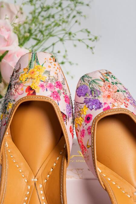 Kala_Pink Khushbu Floral Sequin Embroidered Juttis _Online_at_Aza_Fashions