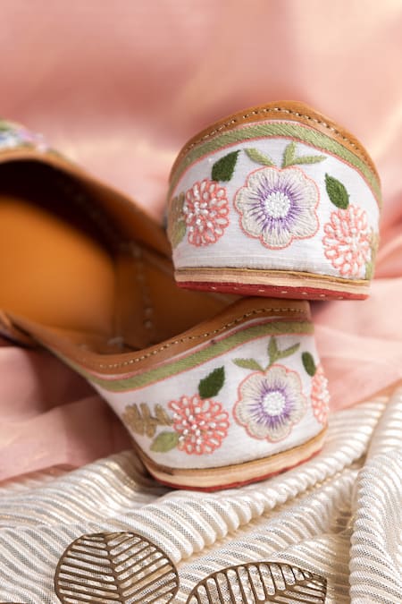 Kala_Beige Mahek Floral Thread Embroidered Juttis _Online_at_Aza_Fashions