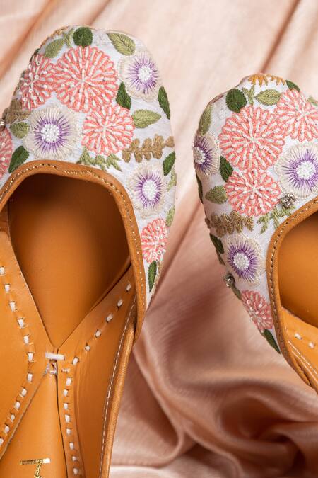 Buy_Kala_Beige Mahek Floral Thread Embroidered Juttis _Online_at_Aza_Fashions