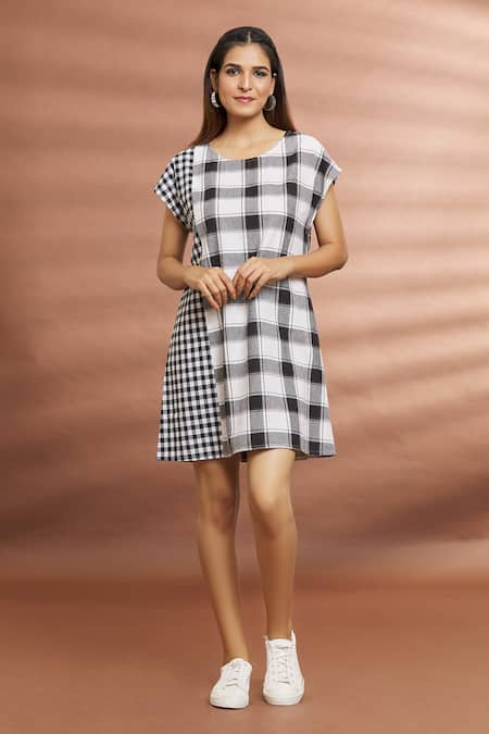 Short best sale checkered dress