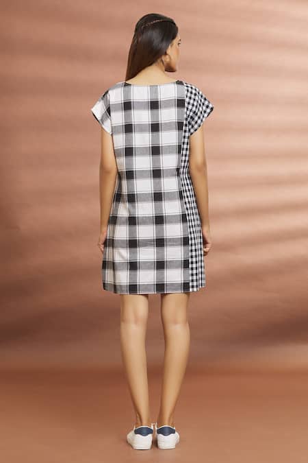 Naintara Bajaj Checkered Pattern Short Dress 