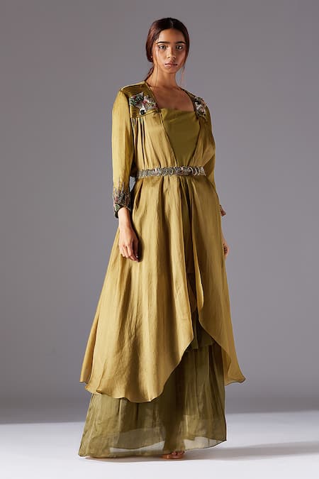 A Humming Way Green Satin Embroidery Square Neck Hamada Cape With Forestland Gown 