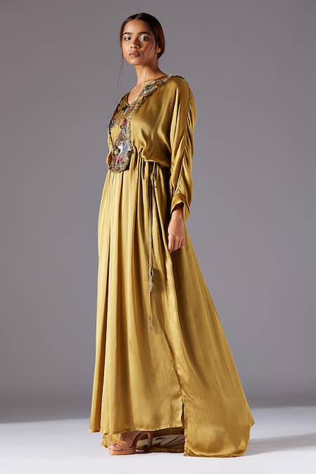 A Humming Way_Green Georgette Satin Embroidered Landscape Jacobean V Neck Minicoy Kaftan _Online_at_Aza_Fashions