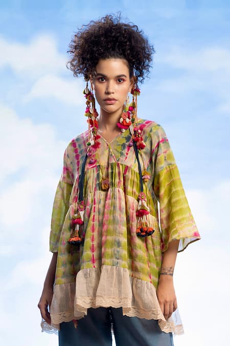 Shop_CAPISVIRLEO_Cream Cotton, Jersey Lace V-neck Franze Tie-dye Print Flared Top 