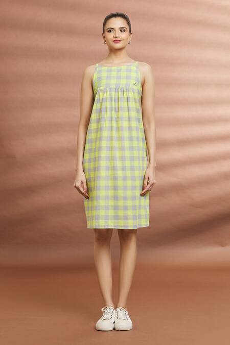 Naintara Bajaj_Yellow Cotton Round Neck Pleated And Checked Dress _Online_at_Aza_Fashions