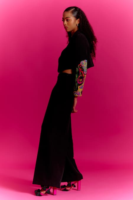 Mini Sondhi Black Crepe Collared Trippy Eye Applique Sleeve Jacket With Trouser Online at Aza Fashions Mini Sondhi_Black Crepe Collared Trippy Eye Applique Sleeve Jacket With Trouser _Online_at_Aza_Fashions