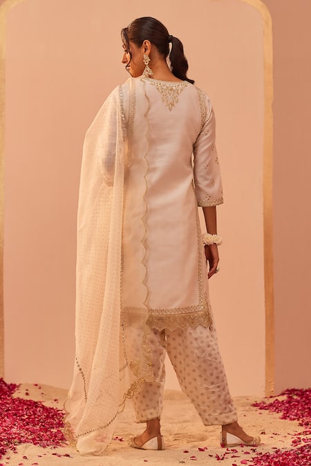 Sheetal Batra Ivory , Chanderi, Satin, Organza Lace, Cut Work, Aaima Zari Kurta Set Online at Aza Fashions Sheetal Batra_Ivory , Chanderi, Satin, Organza Lace, Cut Work, Aaima Zari Kurta Set _Online_at_Aza_Fashions
