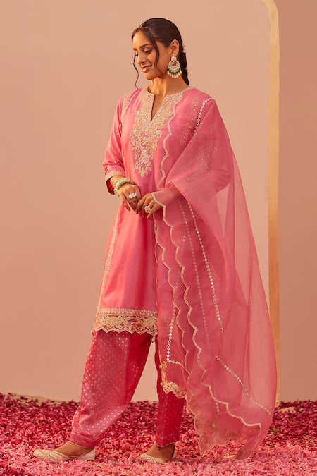 Buy_Sheetal Batra_Pink , Chanderi, Organza, Bamboo Lace, Cut Aaima Thread Kurta Set _Online_at_Aza_Fashions