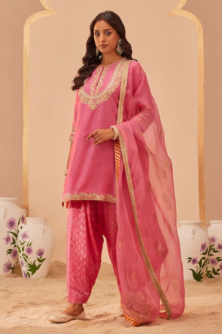 Buy Sheetal Batra Pink , Chanderi, Satin, Bamboo, Organza Cut Nafisah Kurta Salwar Set Online at Aza Fashions Buy_Sheetal Batra_Pink , Chanderi, Satin, Bamboo, Organza Cut Nafisah Kurta Salwar Set _Online_at_Aza_Fashions