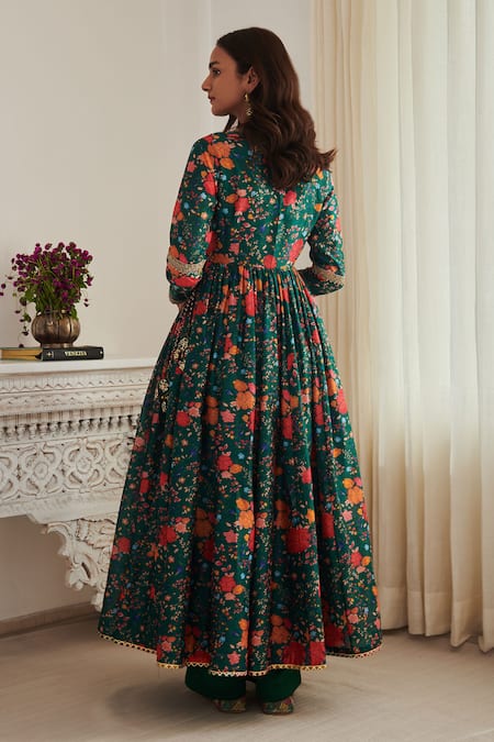 Shop SHASHA GABA Green Chanderi, Satin Sequins, Embroidery V-neck Floral Print Anarkali Set at Aza Fashions Shop_SHASHA GABA_Green Chanderi, Satin Sequins, Embroidery V-neck Floral Print Anarkali Set _at_Aza_Fashions